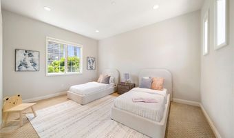 15850 Seville Ln, Encino, CA 91436