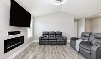2013 NW Woodland Ct, Ankeny, IA 50023