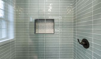 335 Raymond Rd, Chester, NH 03036