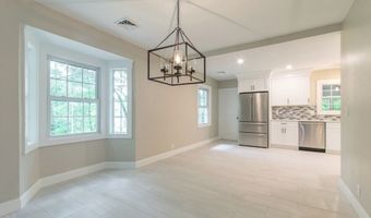 575 North St, Agawam, MA 01030