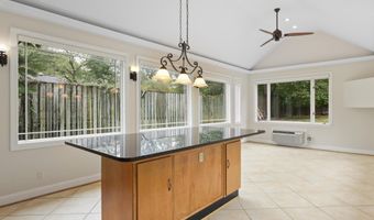 4100 DOWNING St, Annandale, VA 22003