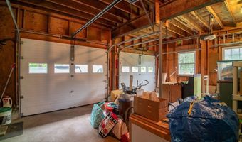 53 Henry St, Amherst, MA 01002