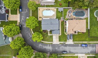 10 Butternut Ln, Bayville, NJ 08721