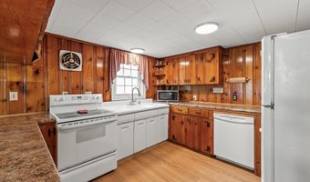 42 Brewster Rd, Barnstead, NH 03225
