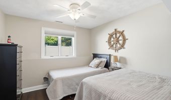 4 Cross Rd, Bourne, MA 02532