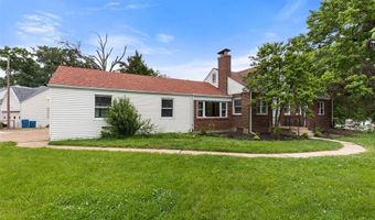 9938 Coventry Ln, Affton, MO 63123