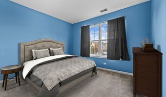 266 Grandview Ct, Algonquin, IL 60102