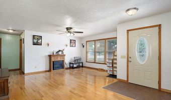 1301 S Tyler Ave, Aurora, MO 65605