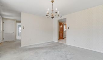 2 High Ridge Dr, Cumberland, RI 02864