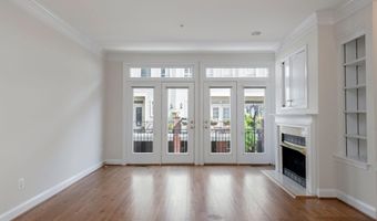 9 FRANKLIN St, Alexandria, VA 22314