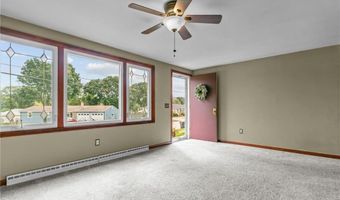 11 Red Robin Rd, Cranston, RI 02920