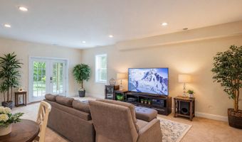 7313 BYRNELEY Ln, Annandale, VA 22003