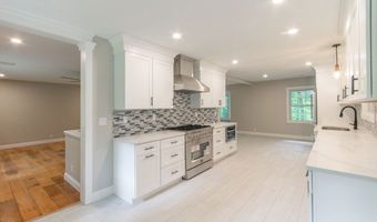 575 North St, Agawam, MA 01030