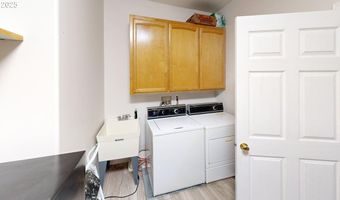 861 JODEE Ln, Brookings, OR 97415