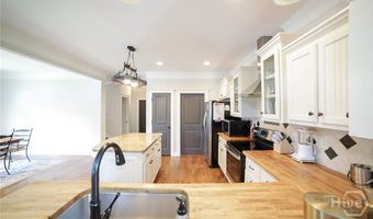 132 N Poplar St, Athens, GA 30606