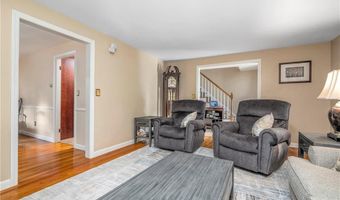 10 Roselawn Ave, North Smithfield, RI 02824