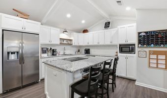 202 Hebert St, Berwick, LA 70342