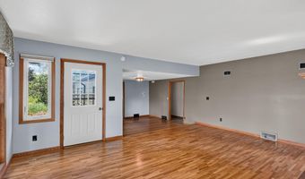 1103 S Darling Dr NW, Alexandria, MN 56308