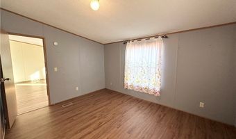 60 Flamingo Ave, Amherst, OH 44001