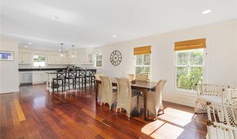 44 Tuckerman Ave, Middletown, RI 02842