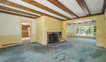 57 Roberts Cove Rd, Alton, NH 03809