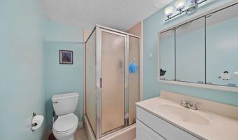 520 Meadowbrook Dr, Adrian, MI 49221