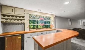 1045 Columbus Cir N, Ashland, OH 44805