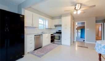 110 W Lakeshore Dr, McAlester, OK 74501