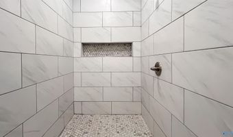 476 NE 2nd St, Arab, AL 35016