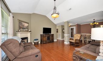 1420 Summerchase Ln, Albertville, AL 35951