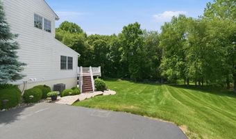 17 WATERTON Dr, Bear, DE 19701