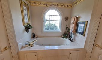 250 Weatherly Dr, Baxley, GA 31513