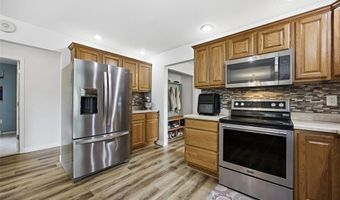 1103 E 1st St, Anamosa, IA 52205