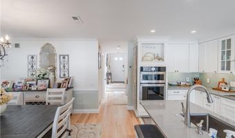 62 Nipmuc Trl C, North Providence, RI 02904