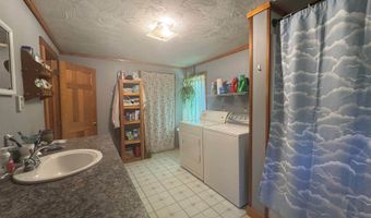 121 Main Rd, Abbot, ME 04406