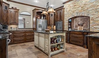 579 Chateau Bnd, Ardmore, OK 73401