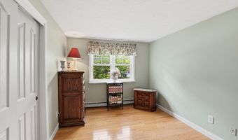 17 Briggs Ave, Bourne, MA 02532