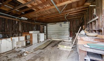 311 W Pleasant St, Aurora, MO 65605