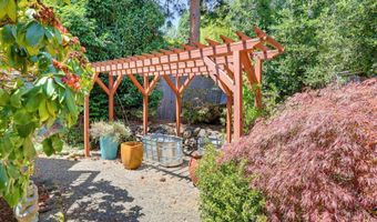 425 Merrill Cir, Ashland, OR 97520
