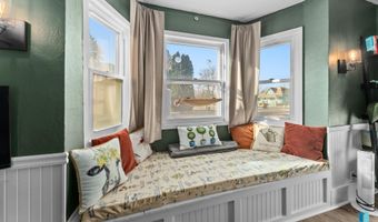 606 N 3rd St, Beresford, SD 57004