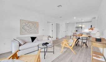 117 W 2ND St 202, Bayonne, NJ 07002