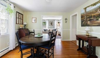 43 Academy Ave, Bristol, RI 02809