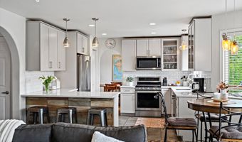 15250 Evergreen Ridge St, Anchorage, AK 99516