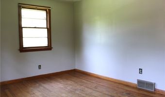 2842 Fairview Dr, Ashtabula, OH 44004