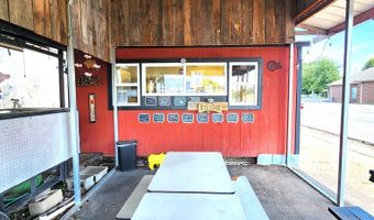 68 Front St, Big Sandy, TN 38221