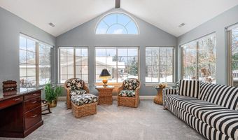 856 Bridge Crest Dr SE, Ada, MI 49301