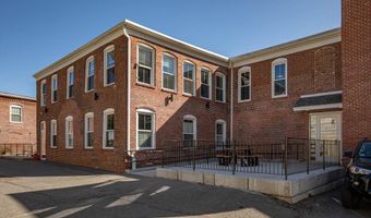 77 Elm St 302, Amesbury, MA 01913