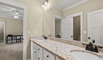 5340 Retreat Dr, Flowery Branch, GA 30542