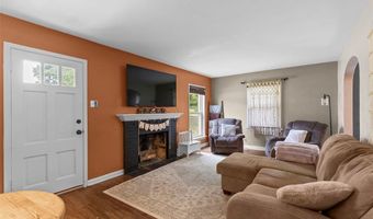 7258 Mackenzie Rd, Affton, MO 63123