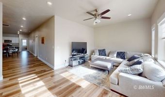 1015 E Canyon Dr, Big Water, UT 84741